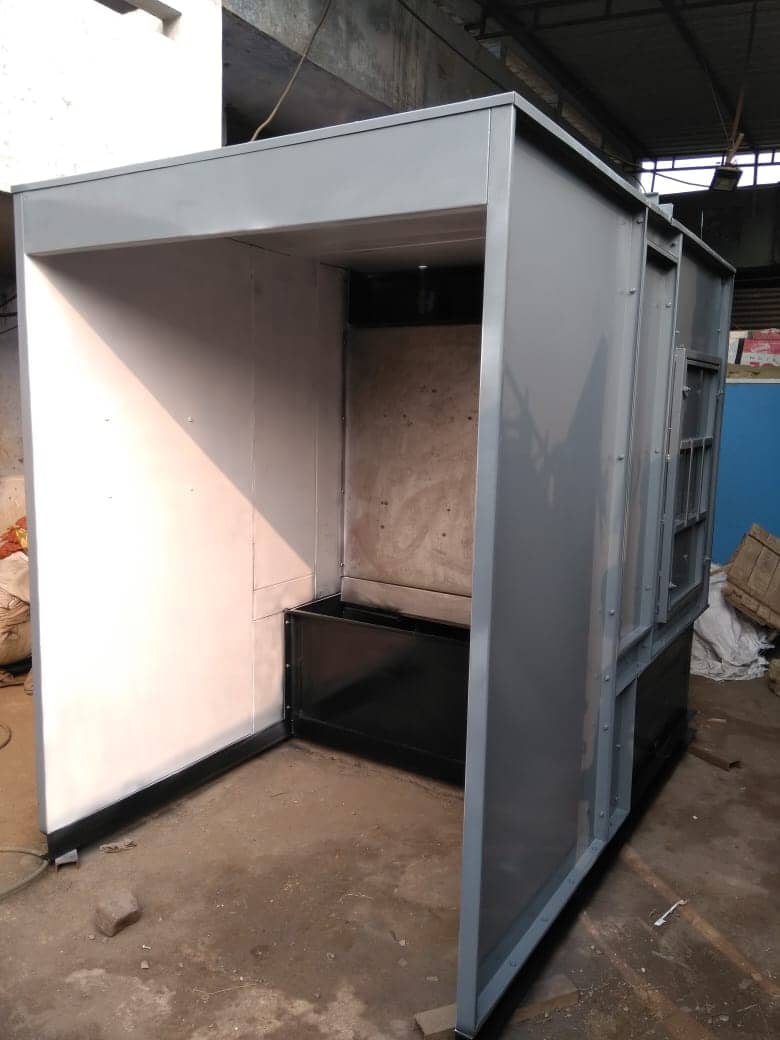 Liquid paint booth